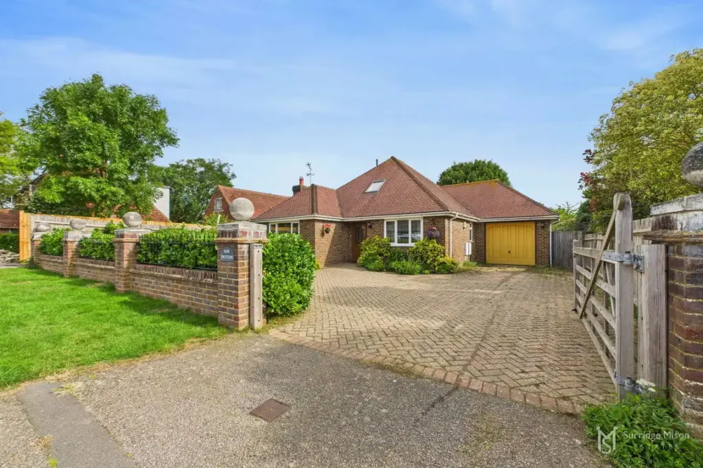 Ersham Way, Hailsham, East Sussex, BN27