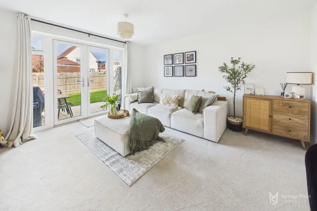 Heathfield Avenue, Hailsham, East Sussex, BN27