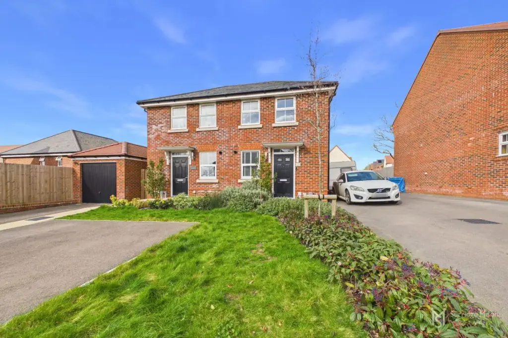 Heathfield Avenue, Hailsham, East Sussex, BN27