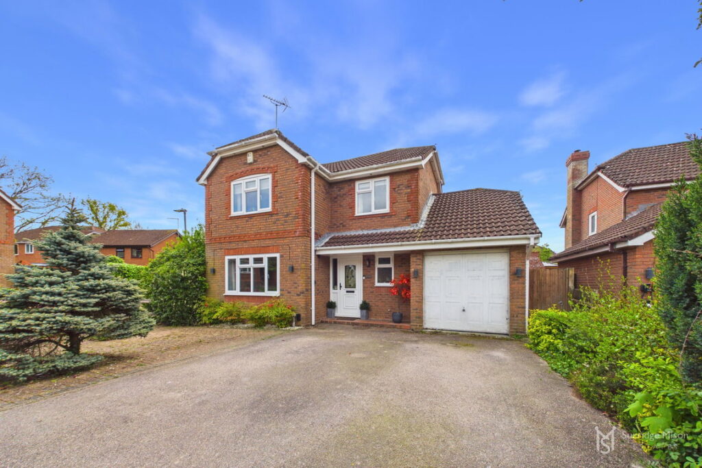 Woburn Close, Hailsham, East Sussex, BN27