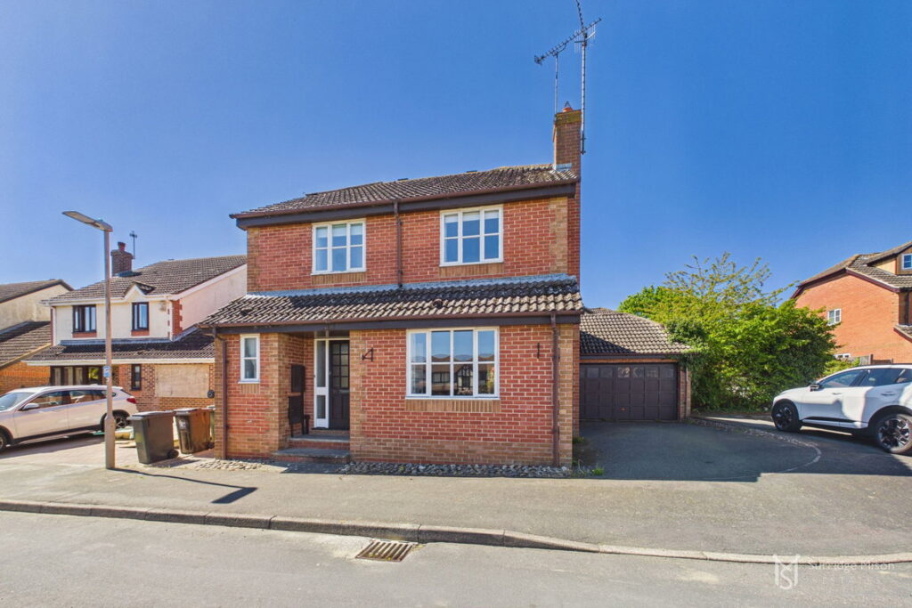 Cotswold Close, Eastbourne, East Sussex, BN23